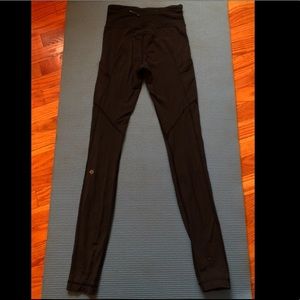 Lululemon Size 2 w/ side pockets leggings